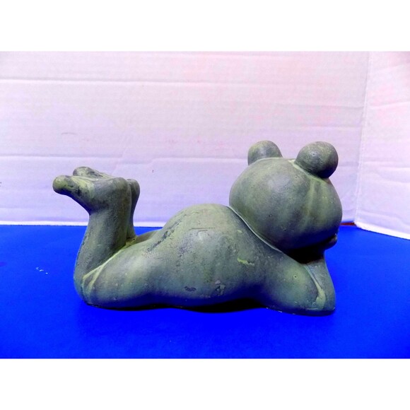 NEW Green Frog Figurine Statue Frogs Plaster Posing - Picture 2 of 4